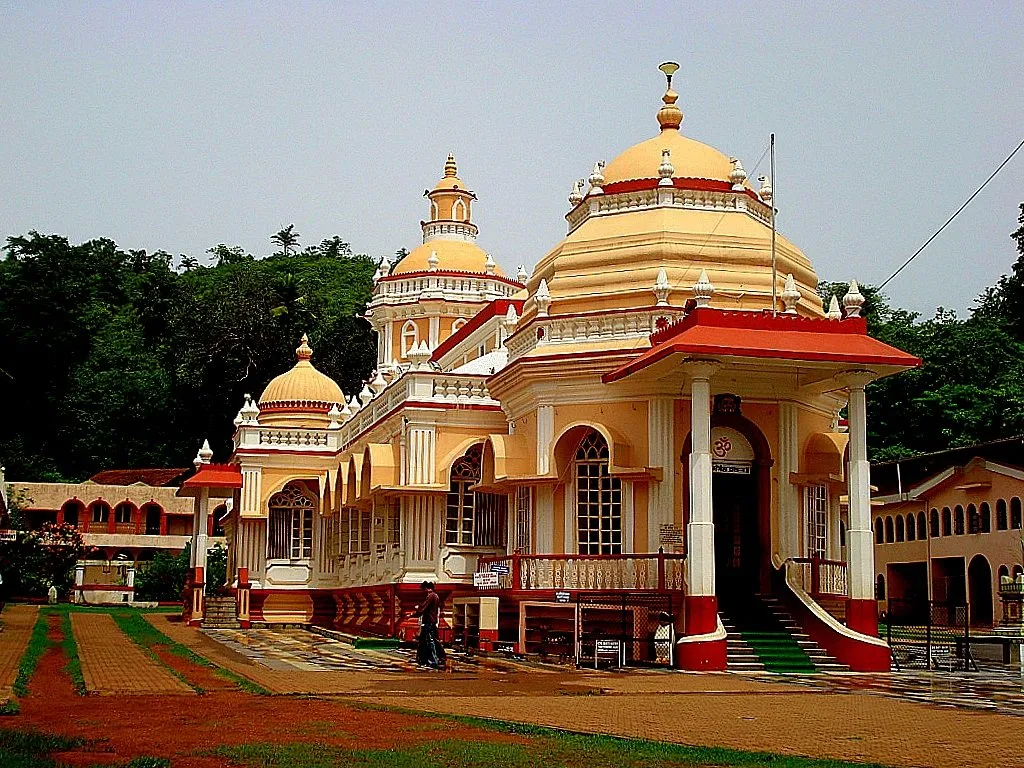 Shri Mangueshi Temple (Priol)